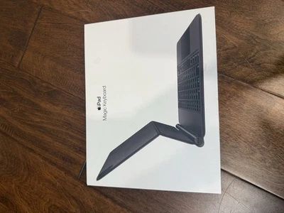 Клавиатура Apple Magic Keyboard для 11 дюймов iPad Pro — черная (MXQT2LLA) - Изображение 1 из 4