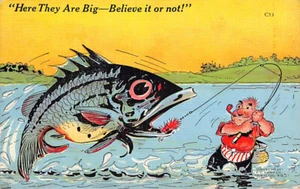 Postal de cómic vintage: ¡Aquí están grandes! Man & Big Fish, lino vintage años 40 - Imagen 1 de 2