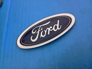 Ford Fiesta Focus Front Grille Emblem Blue Oval 2014-2019 Badge Logo OEM Used - Picture 1 of 5