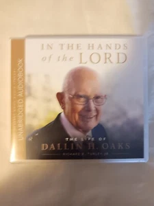 In the Hands of the Lord: The Life of Dallin H. Oaks audiobook - Imagen 1 de 2