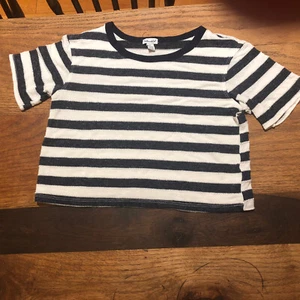 Navy & White Striped Short Sleeve Top Sweater Girl's Size 12 - Splendid EUC - Picture 1 of 8