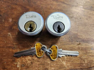 Schlosser! 1 Paar Tubelite Messing 1" Einsteckzylinder gleichschließend mit 2 Schlüsseln - Bild 1 von 4