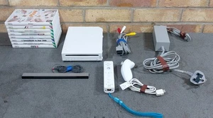 Nintendo Wii Bundle - Weiß - Spiele & Remote (W8) - Bild 1 von 13