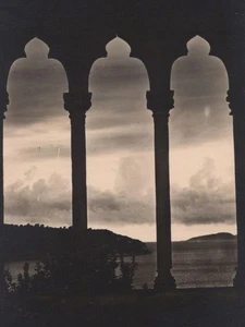 RPPC Lopud Croacia Adriático vista al mar a través de columnas arqueadas Dubrovnik Ragusa - Imagen 1 de 3