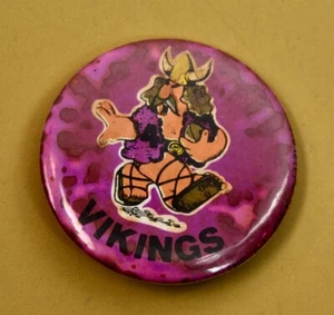 Vikings 1972 Humorous Pinback, Fan Pin, National Football League - Picture 1 of 2