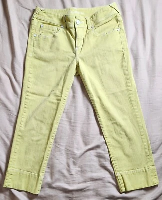 Calça jeans feminina TOMMY BAHAMA amarela elástica capri - Imagem 1 de 4