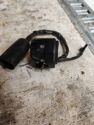 Interruptor de bocina giratoria de luz Kawasaki Z125 PRO 2023 17-22 284845 ORIGINAL OEM Kawasaki Foto 1 de 4