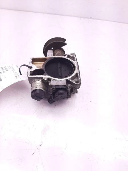 Throttle Body Throttle Valve Assembly 4.3L 01-07 Chevrolet Express 1500 12595276 - Image 1 of 4