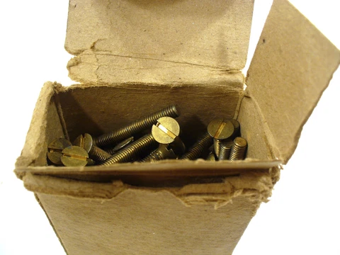 Box of ~100 Brass Machine Screws 10-32 x 1-1/2" Flat Countersink Slotted Vintage Cover