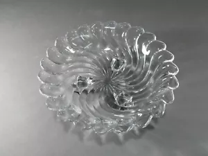 Plato/tazón de caramelo de cristal redondo decorativo vintage con detalles en picado - Imagen 1 de 6