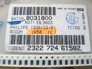 100 résistances CMS 1206 1K58 1/4W 1% Philips RC02H - Bild 1 von 1