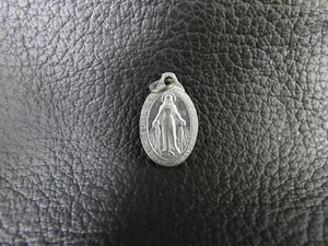 Ciondolo medaglia religiosa ciondolo vintage miracolosa Vergine Maria tono argento Francia - Foto 1 di 3