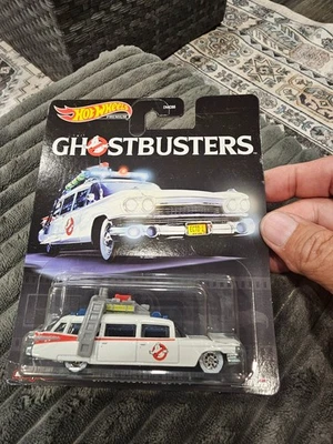 Ghostbusters Ecto-1 Hot Wheels Premium 2019 blanco sellado sin usar, en caja muy buen estado Foto 1 de 4