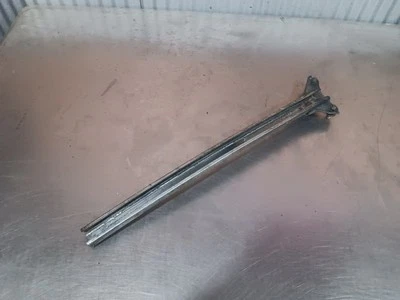 Toyota Supra Celica 1982-1985 OEM ventana lateral del pasajero guía de pista Foto 1 de 3