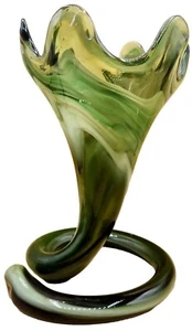 "Jarrón de trompeta remolino de colección con base enrollada múltiples tonos de verde 9,75", EXCELENTE - Imagen 1 de 10