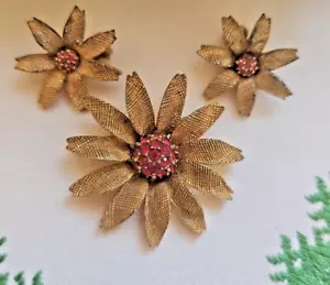 Vintage Ciner Texture Layered Petal Flower Ruby Red Stone Brooch & Clip Earrings - Picture 1 of 16