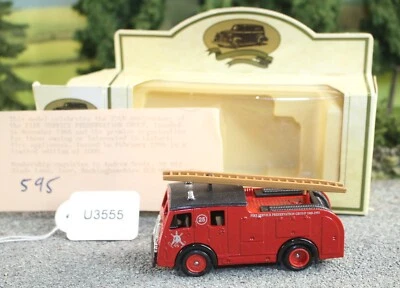 Lledo Fire Engine Red LE Fire Service Preservation Group FNQHotwheels U3555 - image 1 of 4