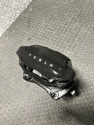 Задний правый тормозной суппорт 2021+ Tesla Model S X 1420642-00-A - Изображение 1 из 4