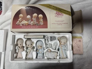 VINTAGE PRECIOUS MOMENTS COME LET US ADORE HIM 9 PIECE NATIVITY SET SCENE - Picture 1 of 15