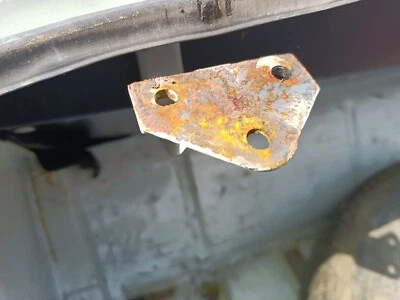 1976 MG Midget used trunk hinges 76 in white - Image 1 of 4