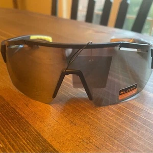 X-Loop sunglasses perfect for baseball boys fits ages 8+ well. - Picture 1 of 6