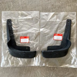 92-95 Genuine Honda Civic EG 4D sedan EH 3D Hatchback front mud guard rubber - Picture 1 of 10