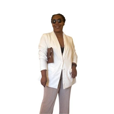 Blazer Tórrido Tamanho 2X Estúdio Clássico Refinado Crepe Namorado Linha Longa NOVO Marfim - Imagem 1 de 4