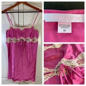 Abito slip Y2K Victoria's Secret rosa raso pizzo M Fairycore coquette lingerie - Foto 1 di 13