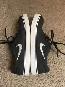 Nike SB Satire Black Canvas Trainers Sneakers Gray Skateboard  555380-001  8.5 - Picture 1 of 8