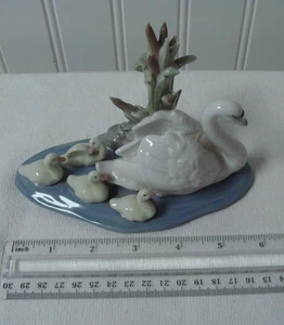 LLADRO VINTAGE FIGURINE # 5722 FOLLOW ME - MOTHER SWAN W/ 4 CYGNETS RETIRED - Bild 1 von 6