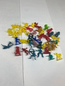 MPC Marx Plastic Toy Cowboy Soldiers Others Figurines 2" T Lot of 39 Vintage - Picture 1 of 7