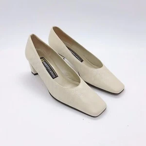 Roberto Capucci Women White Pumps Size 7.5 - Picture 1 of 4