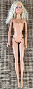 2009 BARBIE BOUTIQUE #R4184 BAMBOLA NUDA SOLO uso per OOAK - Foto 1 di 4