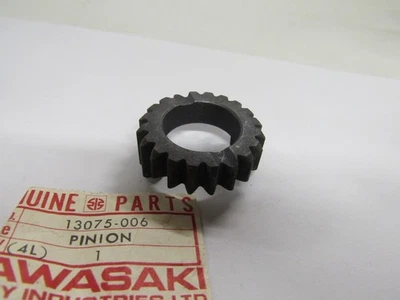NOS KAWASAKI 1971-1983 KICKSTART PINION GEAR F6/7 KD175 KE175 13075-006 - Imagem 1 de 2