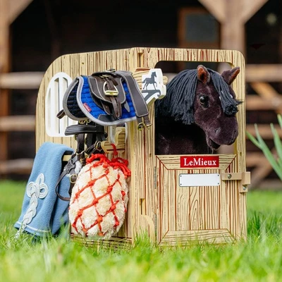 IT07772 LeMieux Toy Pony Wooden Stable Set NEW - Image 1 of 4