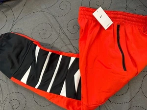 NIKE BASKETBALL THERMA STANDARD FIT #673 RED BLACK & WHITE SWEATPANTS SIZE L MEN - Picture 1 of 5