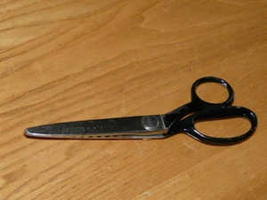 Vintage Wiss Pinking Shears Fabric Scissors Metal Zigzag - 7''½ in. Long - Picture 1 of 8
