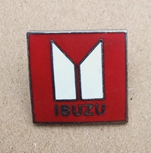 Pin de solapa Isuzu esmaltado rojo vintage (APB1)(b) - Imagen 1 de 1