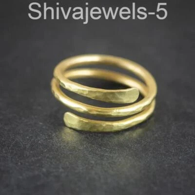 Anillo envolvente de oro martillado, joyería hecha a mano para ansiedad por artritis, anillo de latón boho SV5 Foto 1 de 4