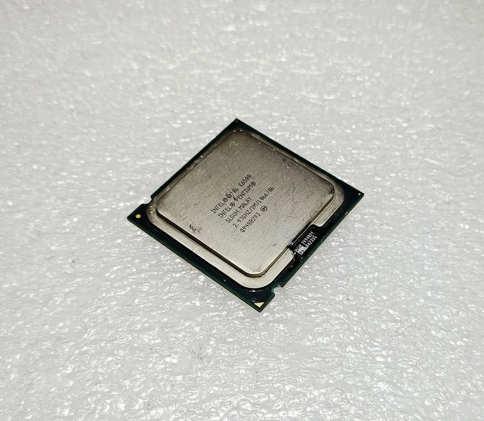 Intel Pentium E6500 2.933 GHz 2.93GHZ/2M/1066, SLGUH Socket 775 - Image 1 of 1