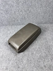 ✅ 2004 - 2012 Chevrolet Colorado GMC Canyon Center Console Armrest Door Lid OEM - Picture 1 of 12