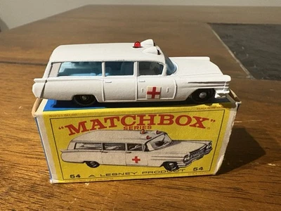 MATCHBOX LESNEY NO. Ambulancia Cadillac 54 S & S - coche de caja original como nuevo Foto 1 de 3