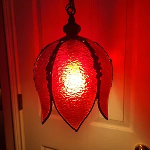 Lampada a sospensione vintage metà secolo moderna vetro rosso 6 pannelli tulipano ottone - Foto 1 di 13