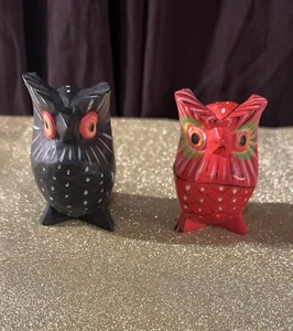 2 Vintage Wooden Hand Crafted Painted Colorful Owl Bird Sculptures Indonesia - Picture 1 of 12