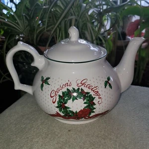 BEAUTIFUL CHINA TEAPOT-CHRISTMAS - Picture 1 of 1