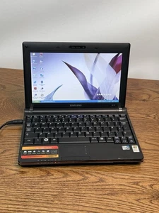 Samsung NC10 Netbook – Intel Atom 1GB RAM 160GB HDD With Charger Faulty Battery - Picture 1 of 11