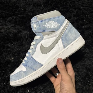 Nike Air Jordan 1 High Retro OG High Hyper Royal Size 12 Mens 555088-402 - Picture 1 of 7