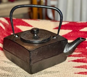 VINTAGE MORIKIYO MCM SQUARE FORM NAMBU CAST IRON TETSU-KYUSU TEAPOT, SIGNED, EUC - Picture 1 of 20