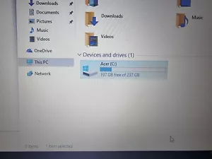 Laptop Acer Aspire 3 with charger - Picture 1 of 4
