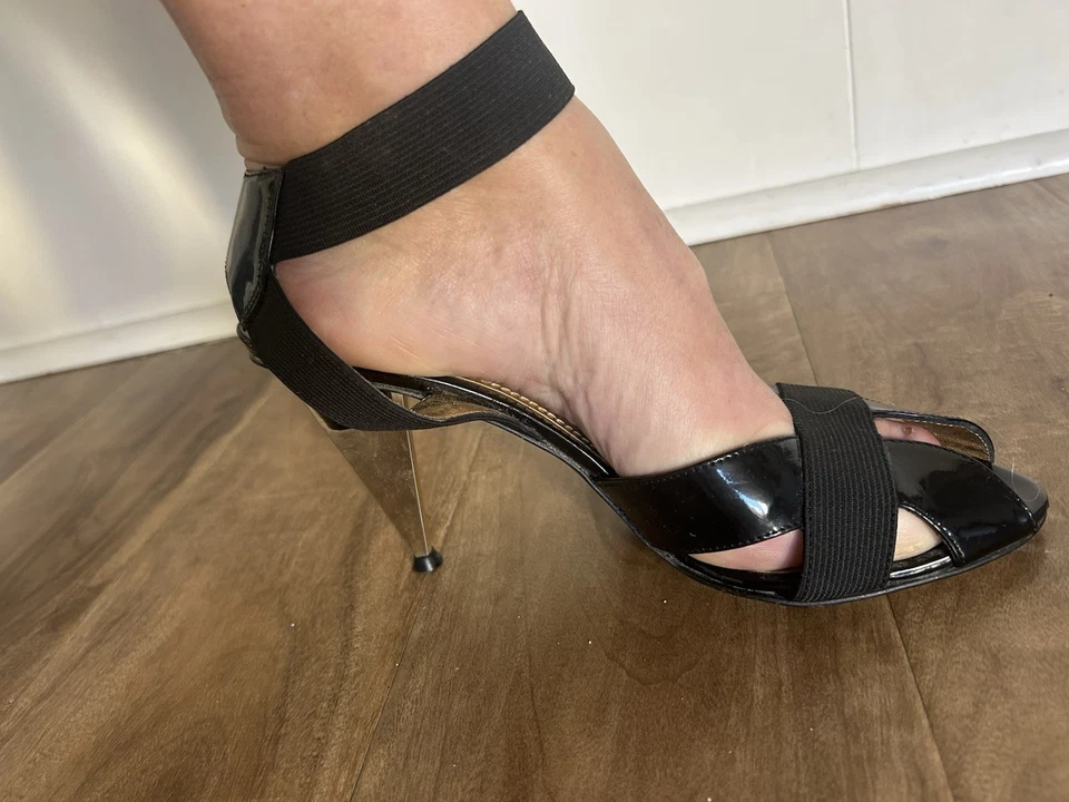 Bomba de charol Dolce & Gabbana vintage con tacón único talla 39 Foto 1 de 3